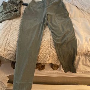 Aerie Jogger Leggings - army green color - XL LONG - practically new